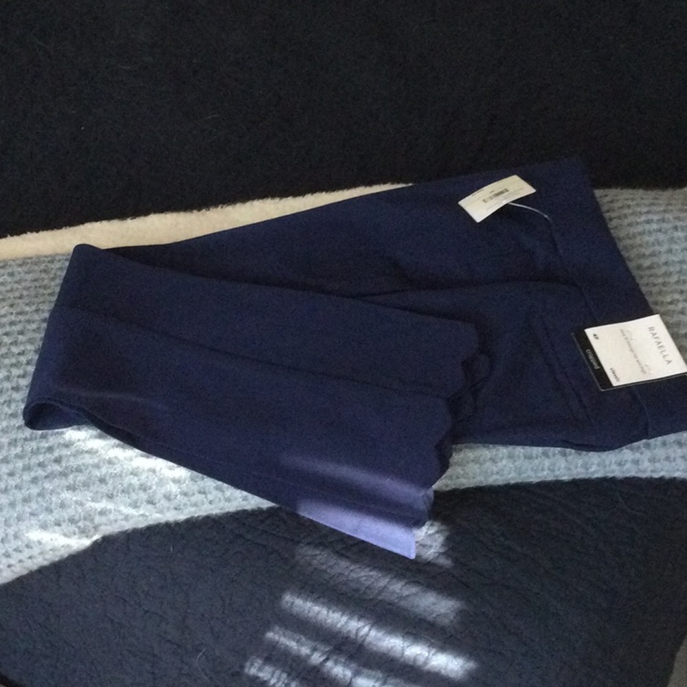 Rafella capri petite navy pants scalloped edged bottoms size 4p